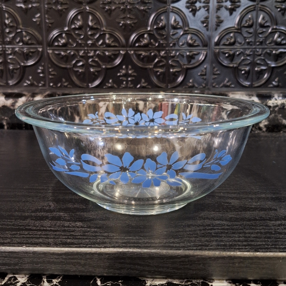 323 Pyrex Blue Floral Ribbon Glass Mixing Bowl, 1.5L Blue Pattern Pyrex Nesting